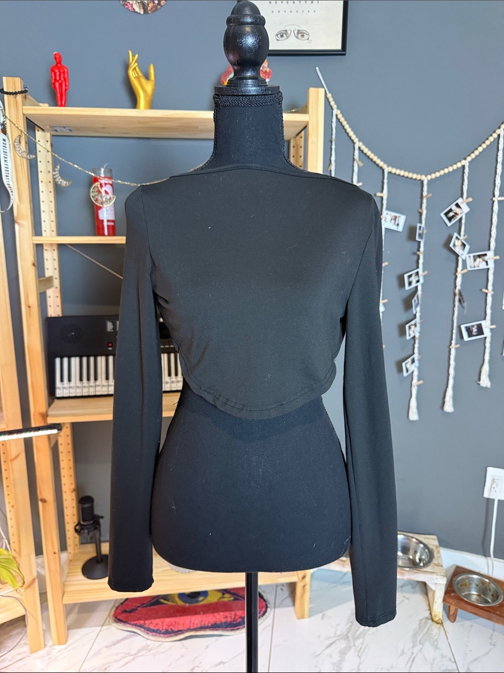 Full open back Women’s Black Long Sleeve Crop Top - Unbranded